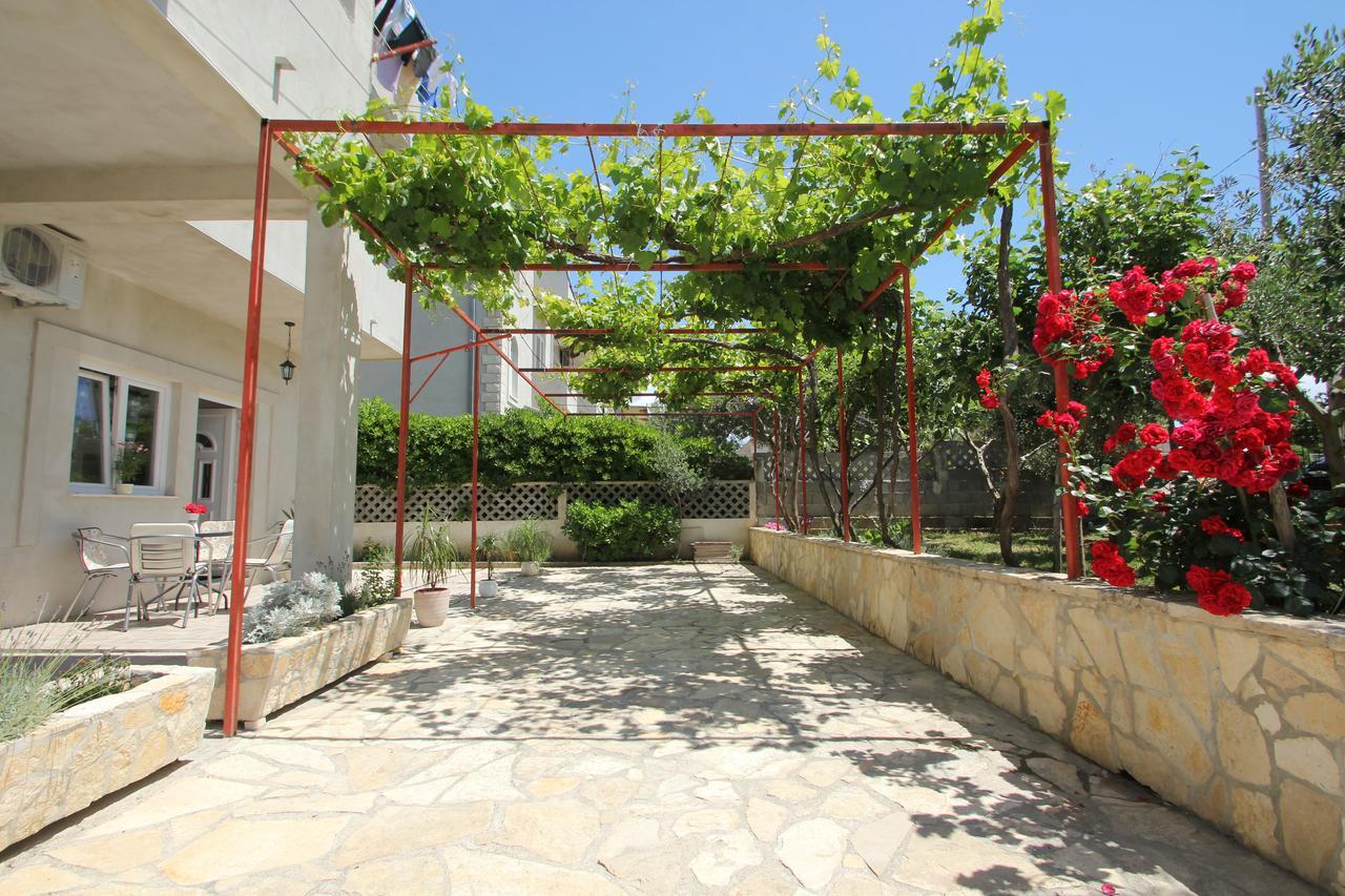 Apartment Afrodita Kaštela エクステリア 写真