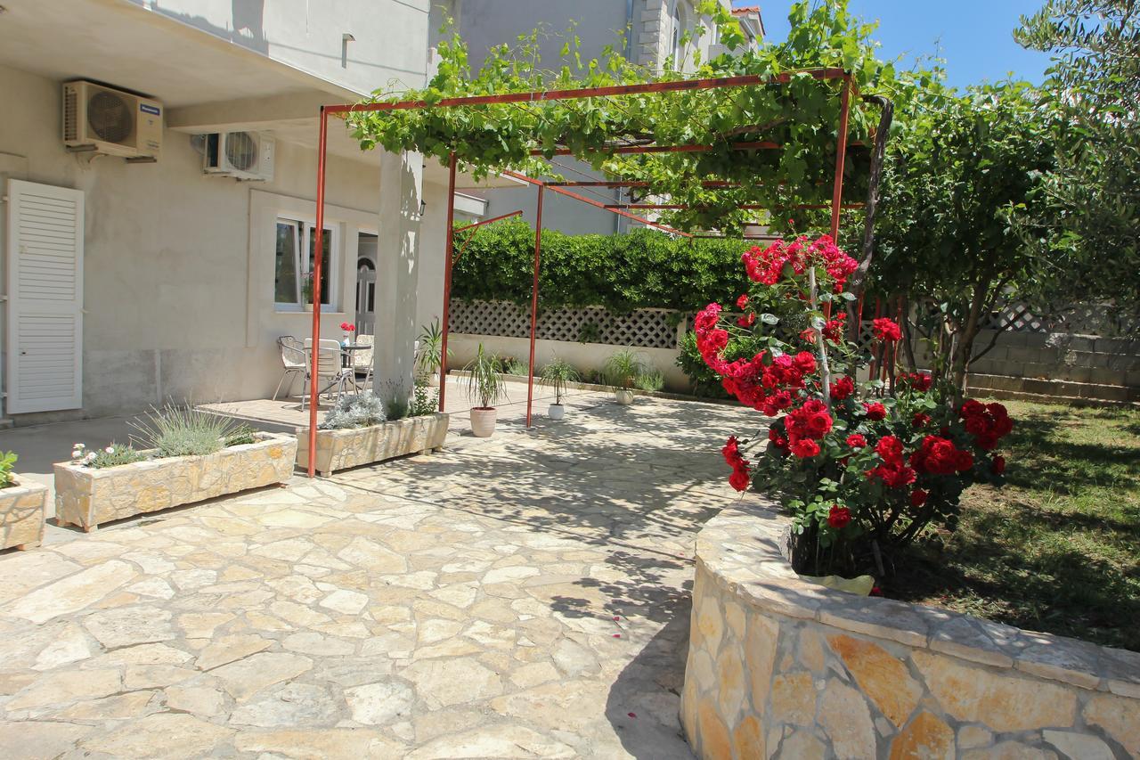 Apartment Afrodita Kaštela エクステリア 写真